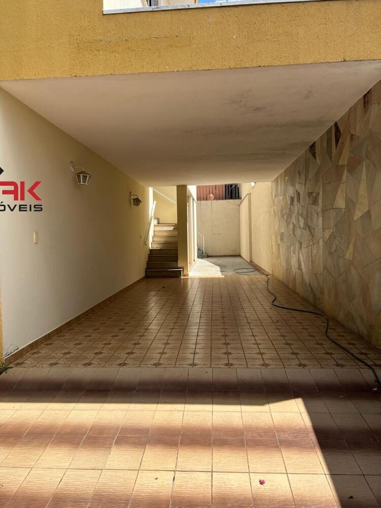 Casa à venda com 3 quartos, 300m² - Foto 3