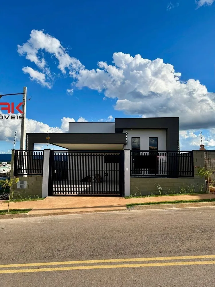 Casa, 3 quartos, 266 m² - Foto 1