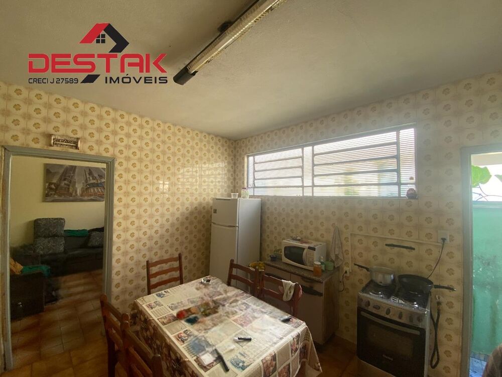 Casa à venda com 2 quartos, 141m² - Foto 2
