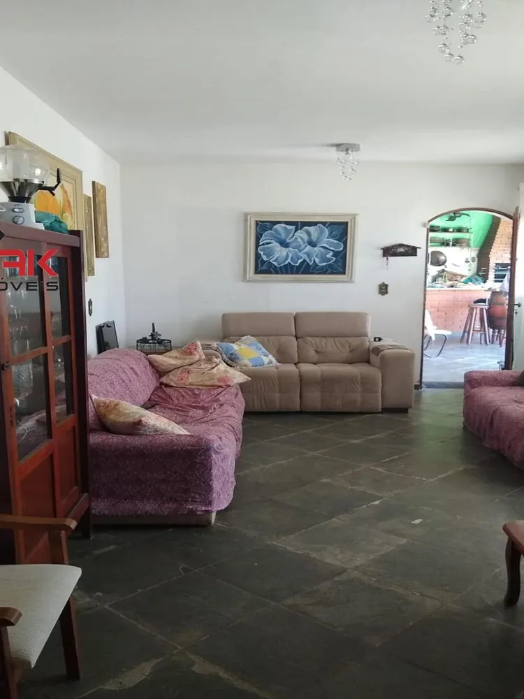 Chácara, 3 quartos, 472 m² - Foto 1