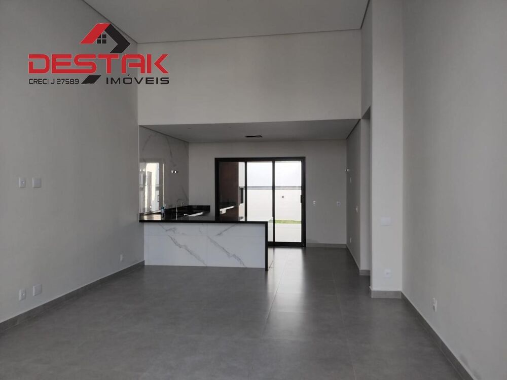 Casa de Condomínio à venda com 3 quartos, 250m² - Foto 2