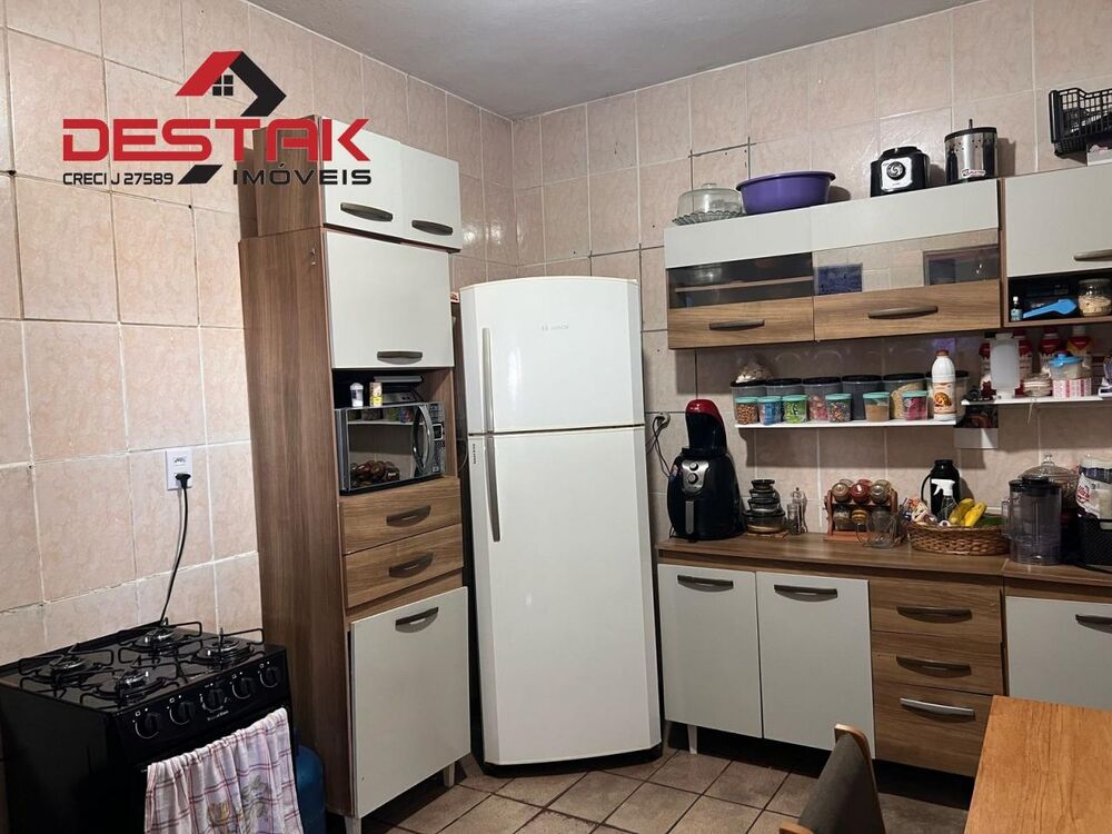 Casa, 2 quartos, 200 m² - Foto 1
