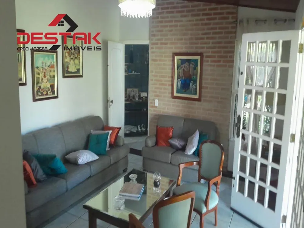 Chácara, 4 quartos, 1800 m² - Foto 1