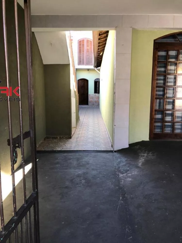 Casa à venda com 2 quartos, 206m² - Foto 2