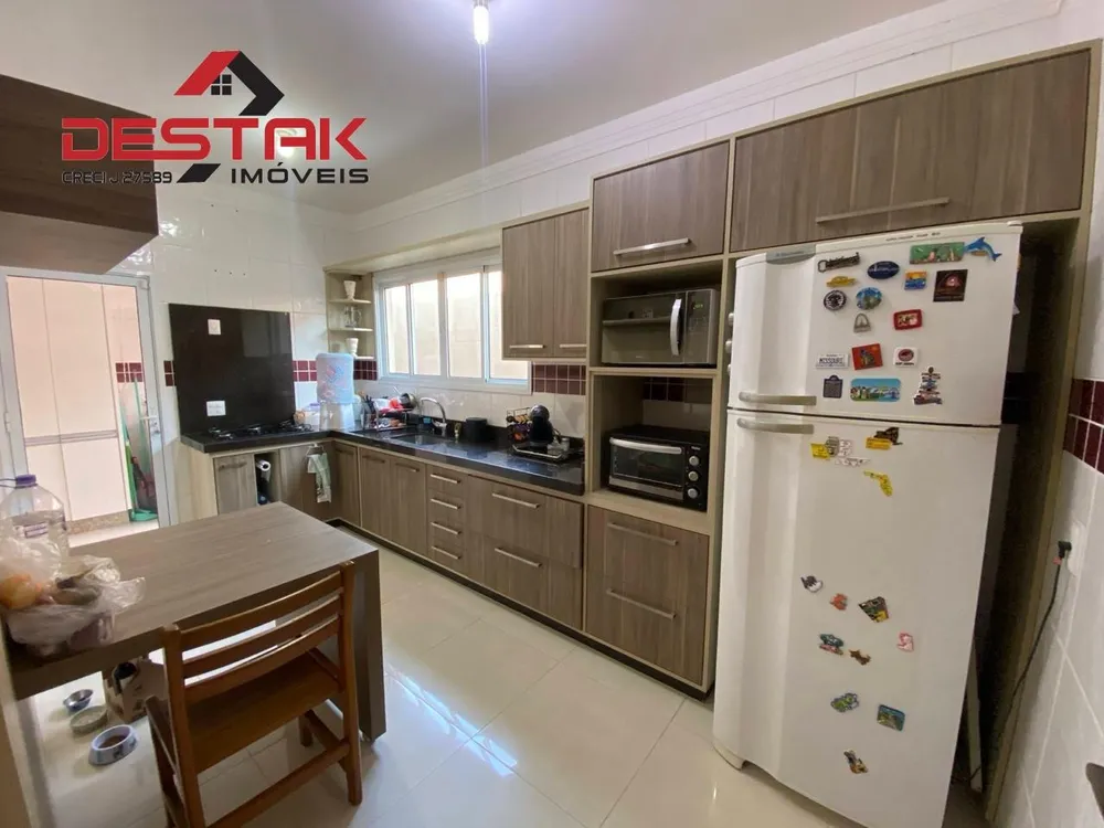 Casa, 3 quartos, 200 m² - Foto 4