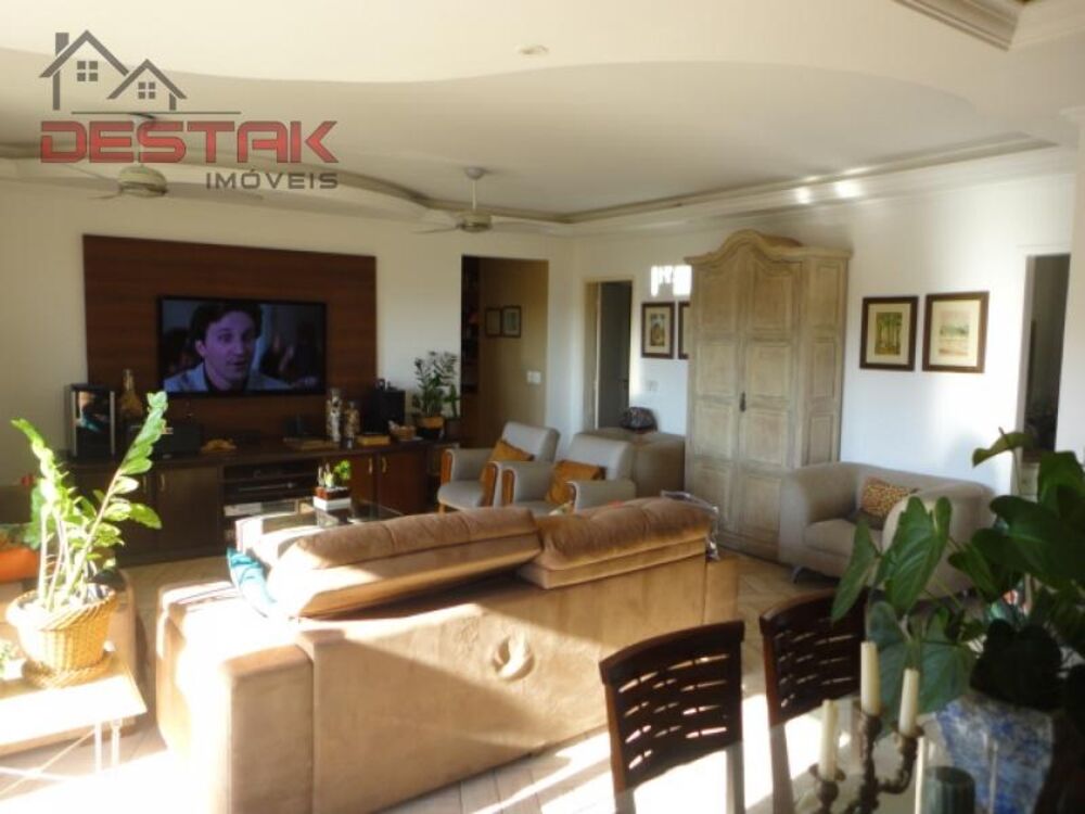 Apartamento, 3 quartos, 192 m² - Foto 1