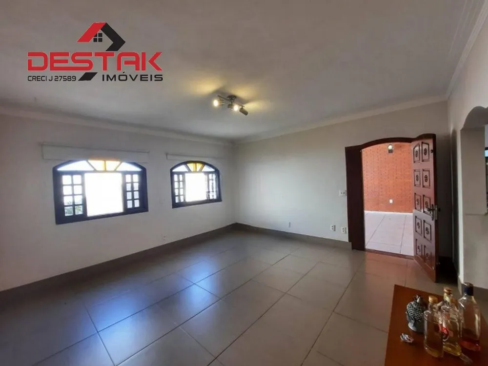 Casa, 3 quartos, 250 m² - Foto 1