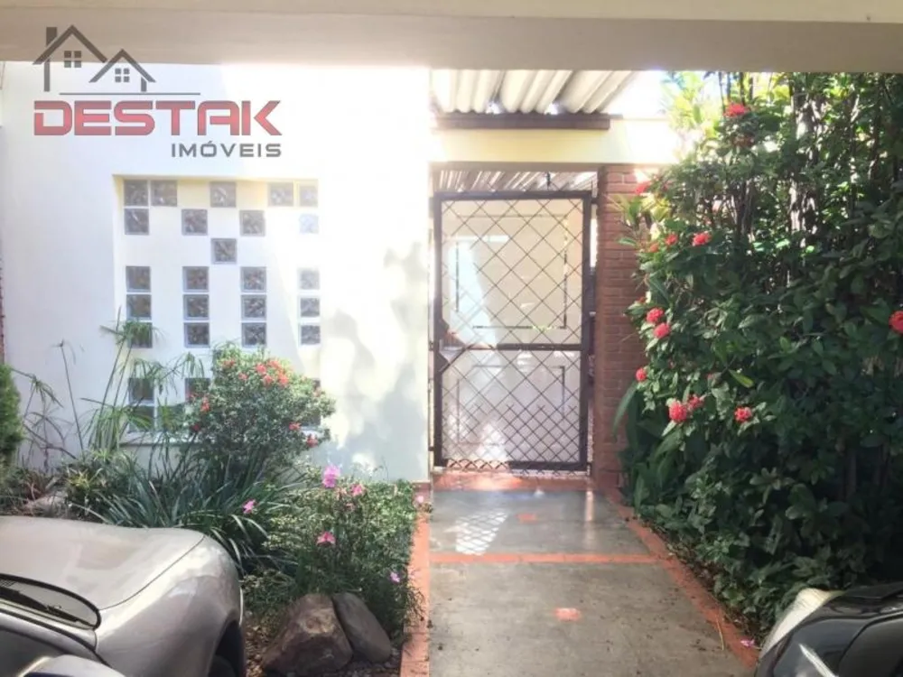 Casa, 4 quartos, 248 m² - Foto 1
