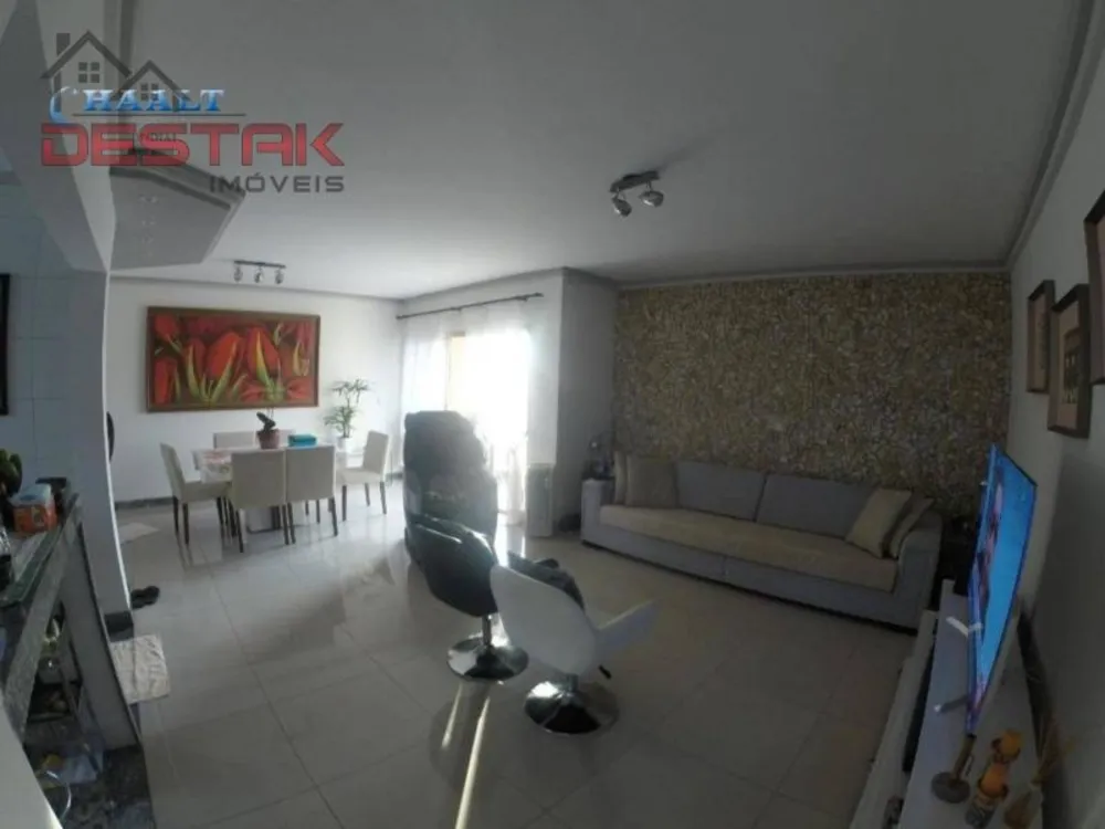Apartamento, 3 quartos, 184 m² - Foto 1