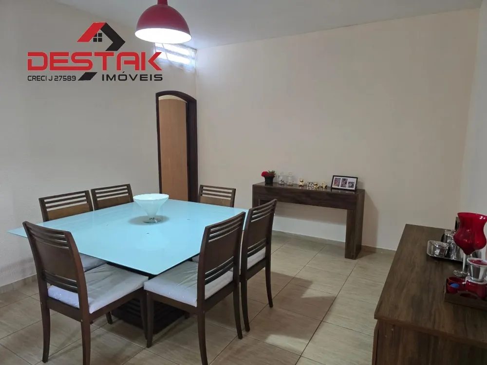 Casa, 3 quartos, 325 m² - Foto 1