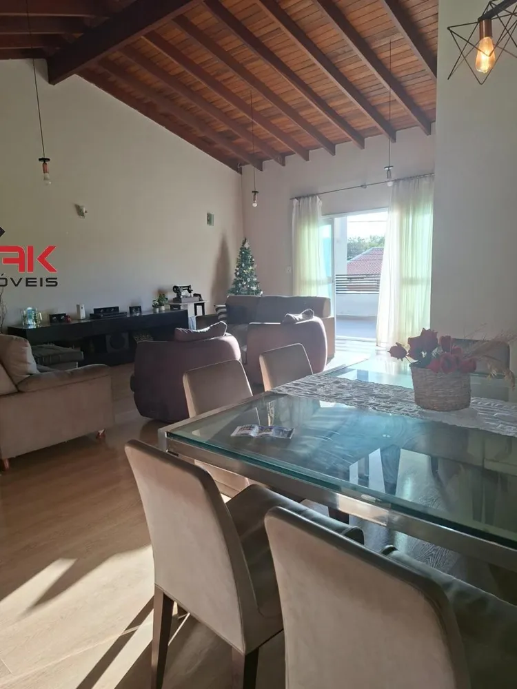 Casa, 3 quartos, 250 m² - Foto 1