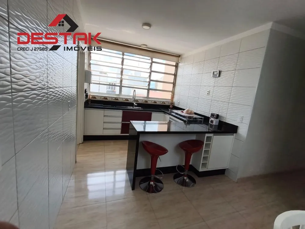 Apartamento, 3 quartos, 200 m² - Foto 1