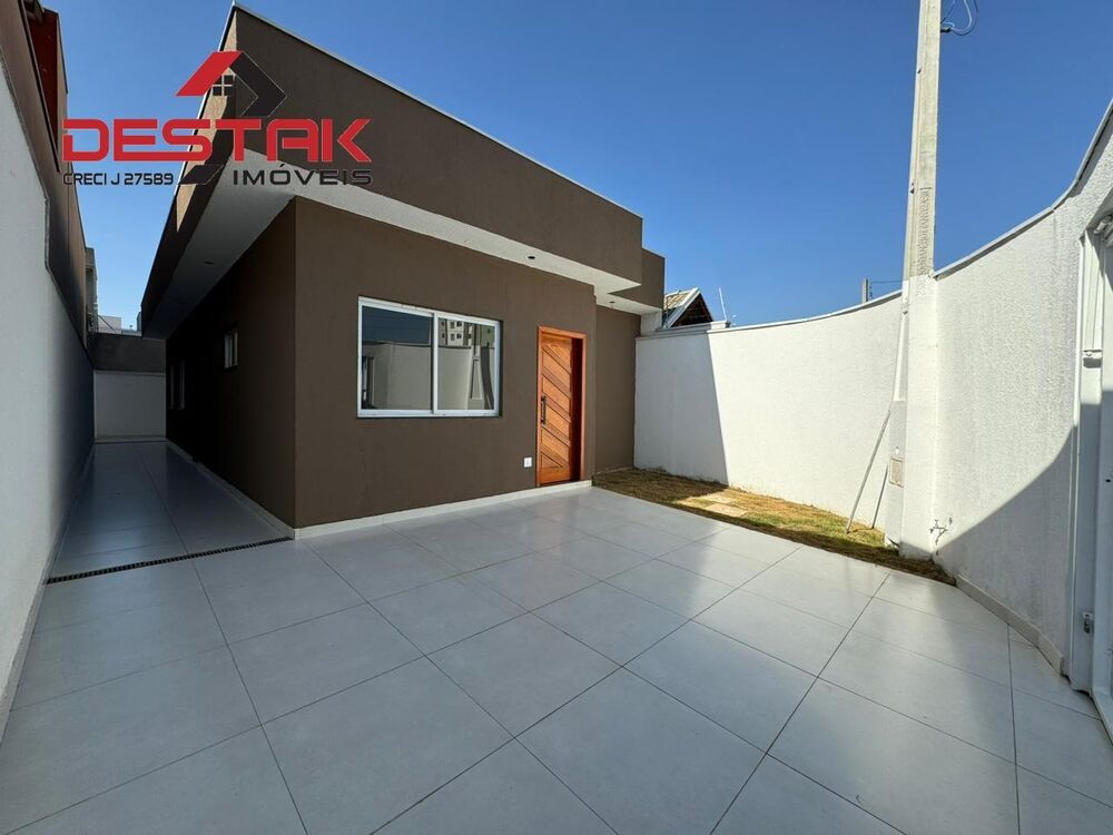 Casa à venda com 3 quartos, 156m² - Foto 1