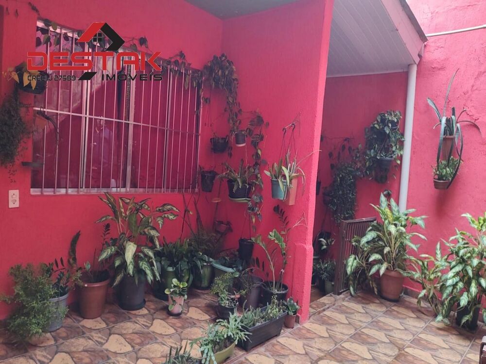 Casa à venda com 3 quartos, 283m² - Foto 2