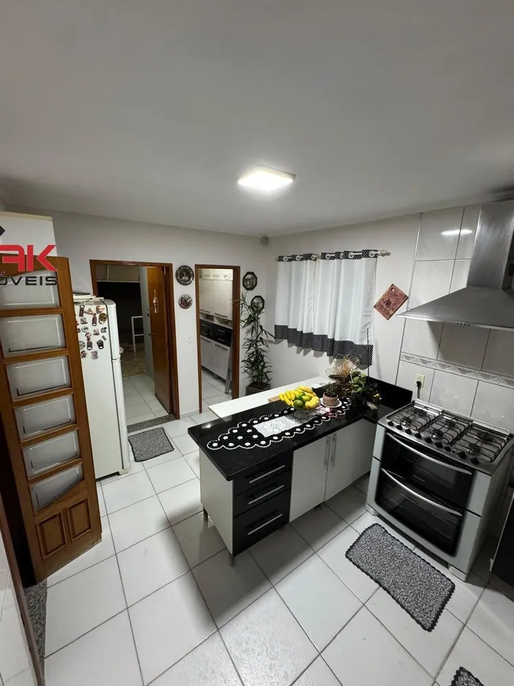 Casa, 3 quartos, 250 m² - Foto 4