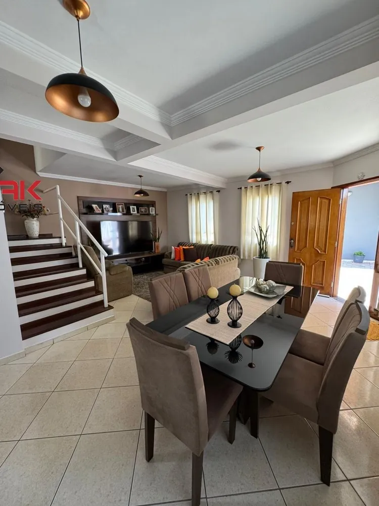 Casa, 3 quartos, 250 m² - Foto 3