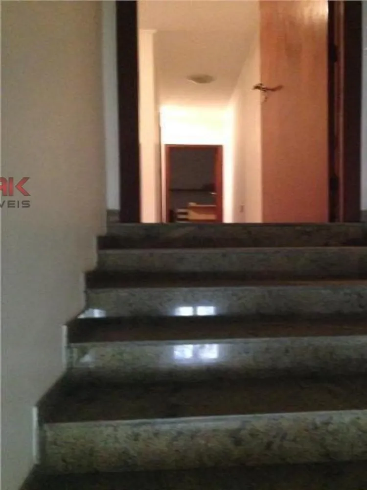 Casa, 3 quartos, 218 m² - Foto 1
