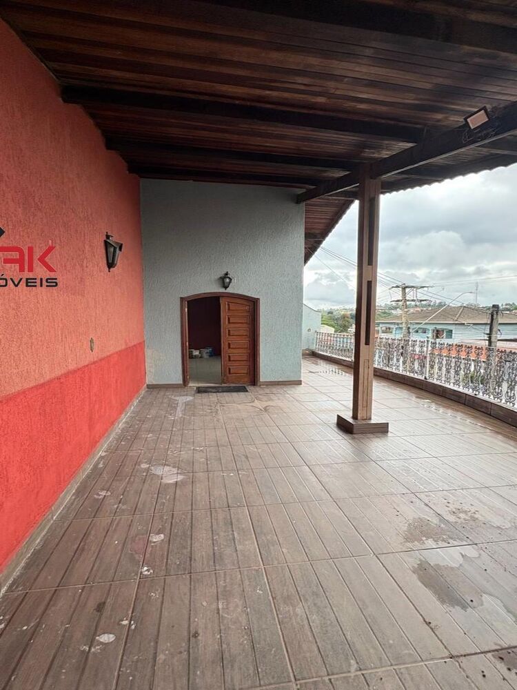 Casa para alugar com 3 quartos, 250m² - Foto 1