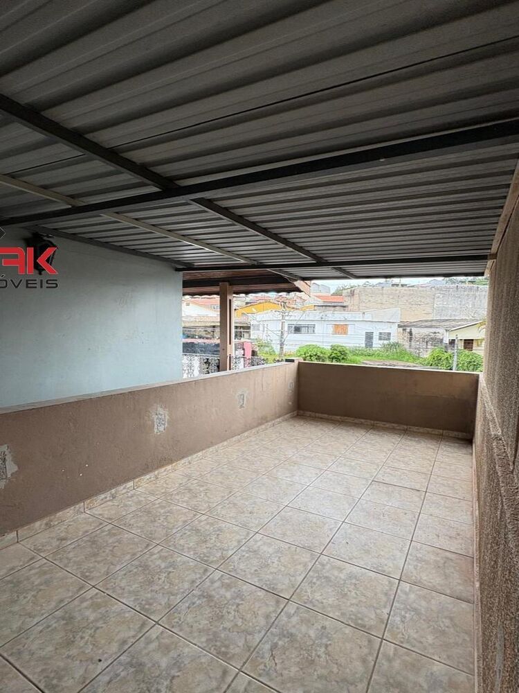 Casa para alugar com 3 quartos, 250m² - Foto 2