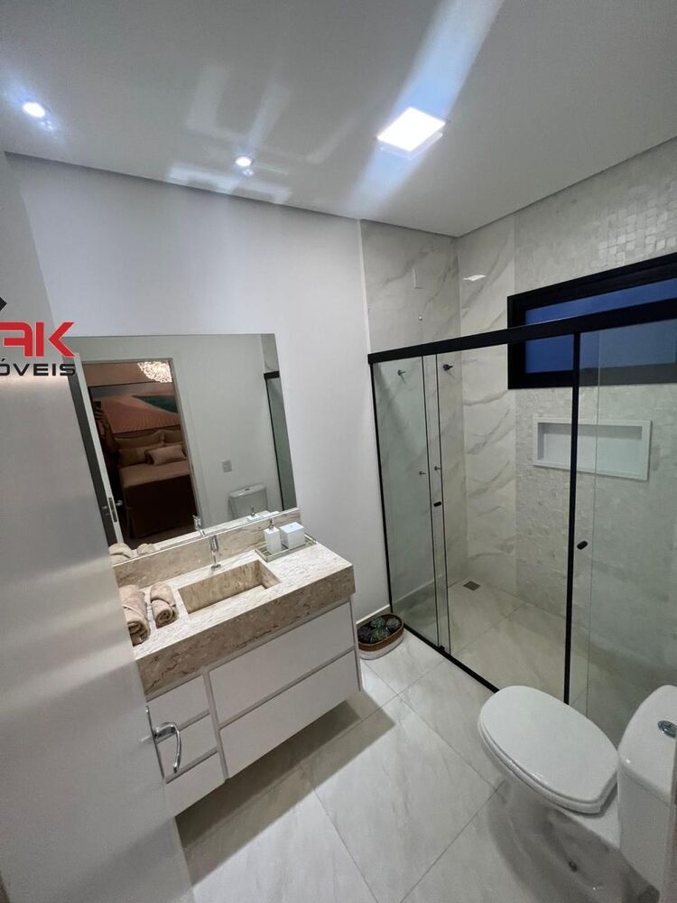 Casa de Condomínio para alugar com 3 quartos, 250m² - Foto 2