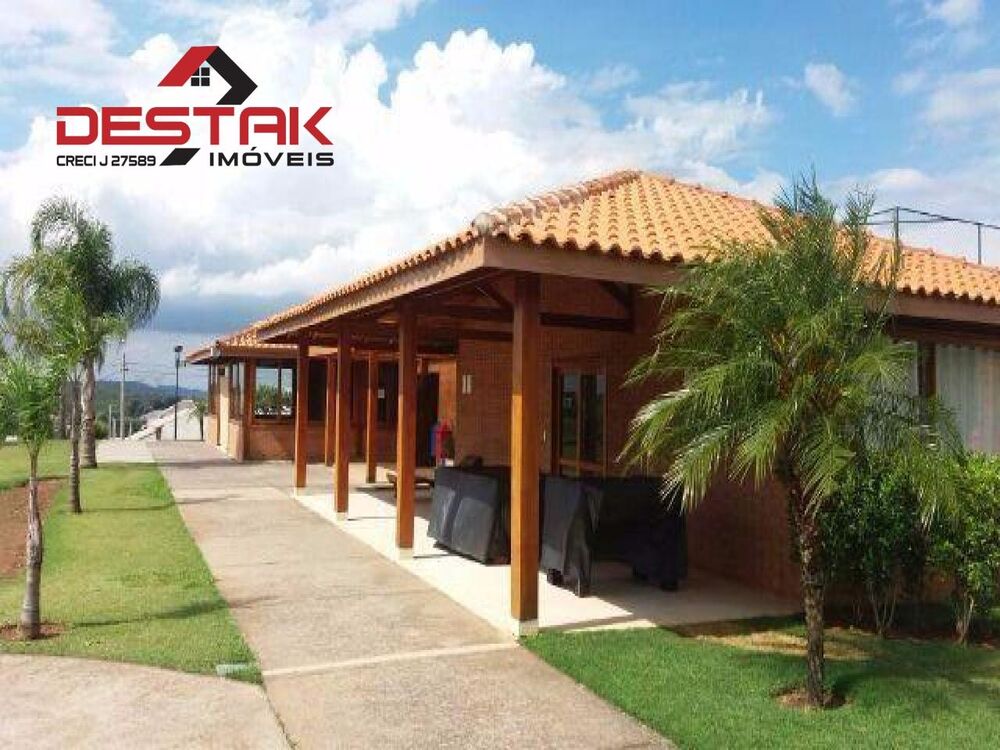 Casa de Condomínio para alugar com 3 quartos, 250m² - Foto 4