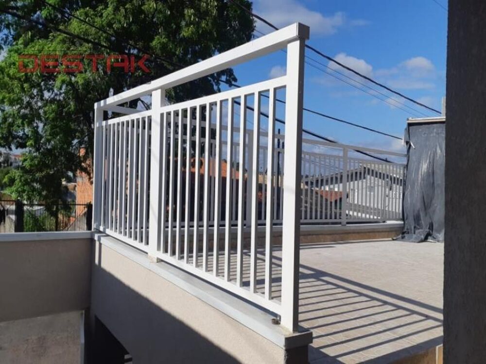 Casa à venda com 5 quartos, 250m² - Foto 2