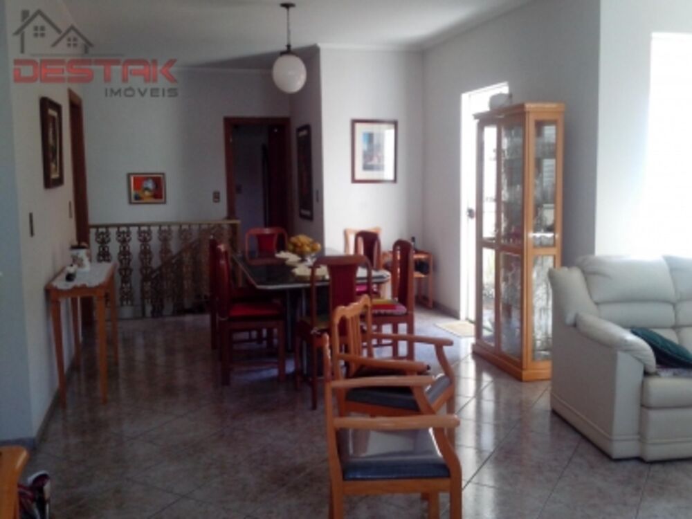 Casa, 4 quartos, 350 m² - Foto 1