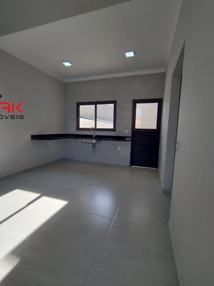 Casa à venda com 3 quartos, 286m² - Foto 2