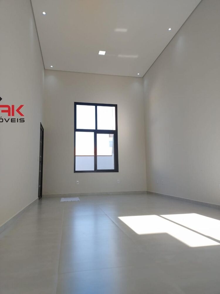 Casa à venda com 3 quartos, 286m² - Foto 1