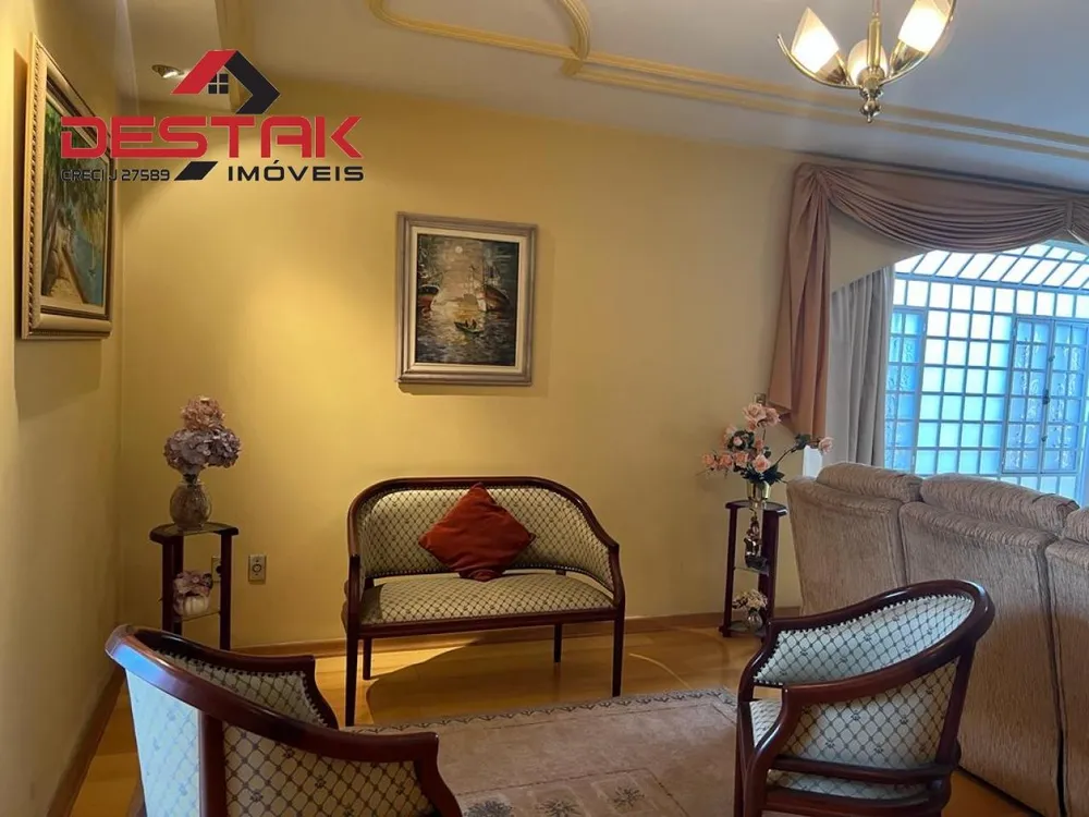 Casa, 4 quartos, 355 m² - Foto 1
