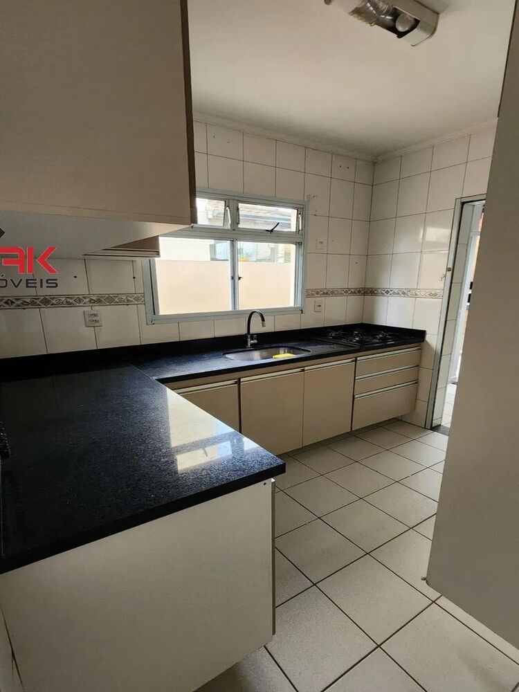Casa de Condomínio à venda com 3 quartos, 150m² - Foto 2