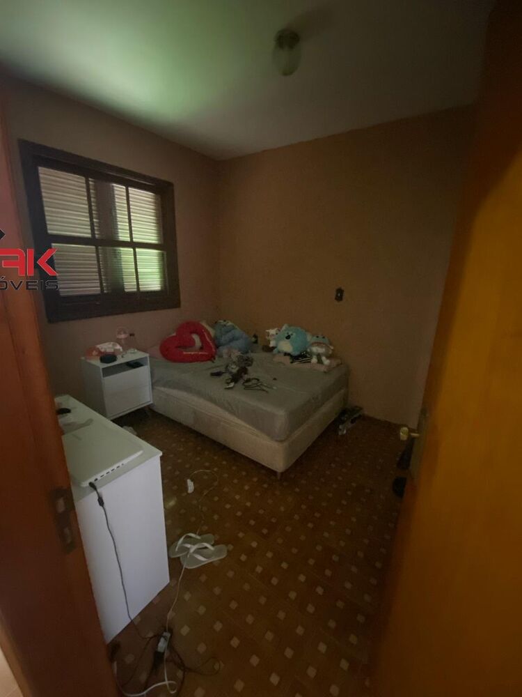 Casa à venda com 3 quartos, 300m² - Foto 3