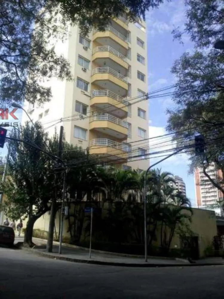 Apartamento à venda com 3 quartos, 190m² - Foto 1