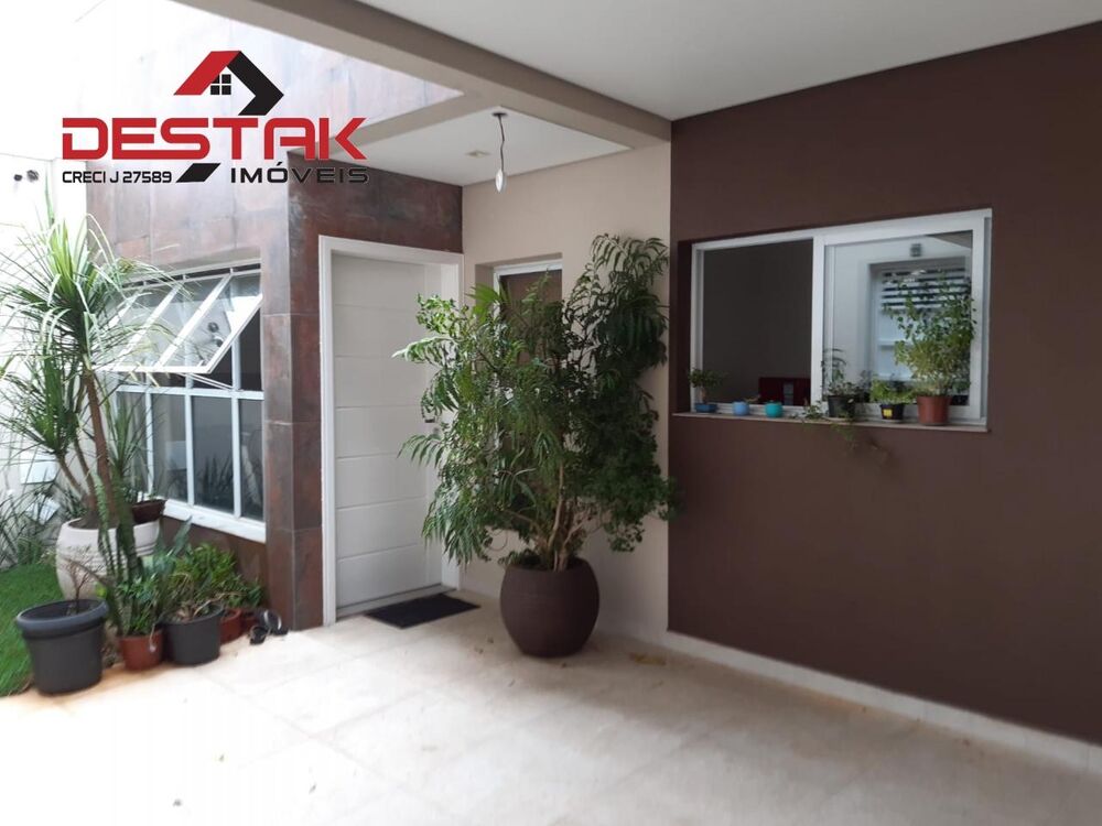 Casa, 4 quartos, 347 m² - Foto 1