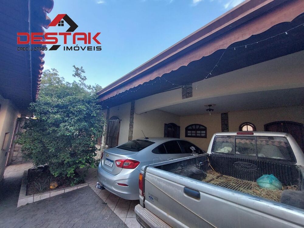 Casa, 3 quartos, 258 m² - Foto 1