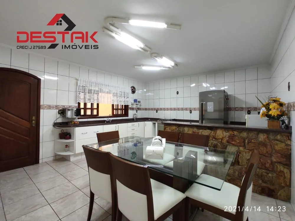Casa, 3 quartos, 217 m² - Foto 3