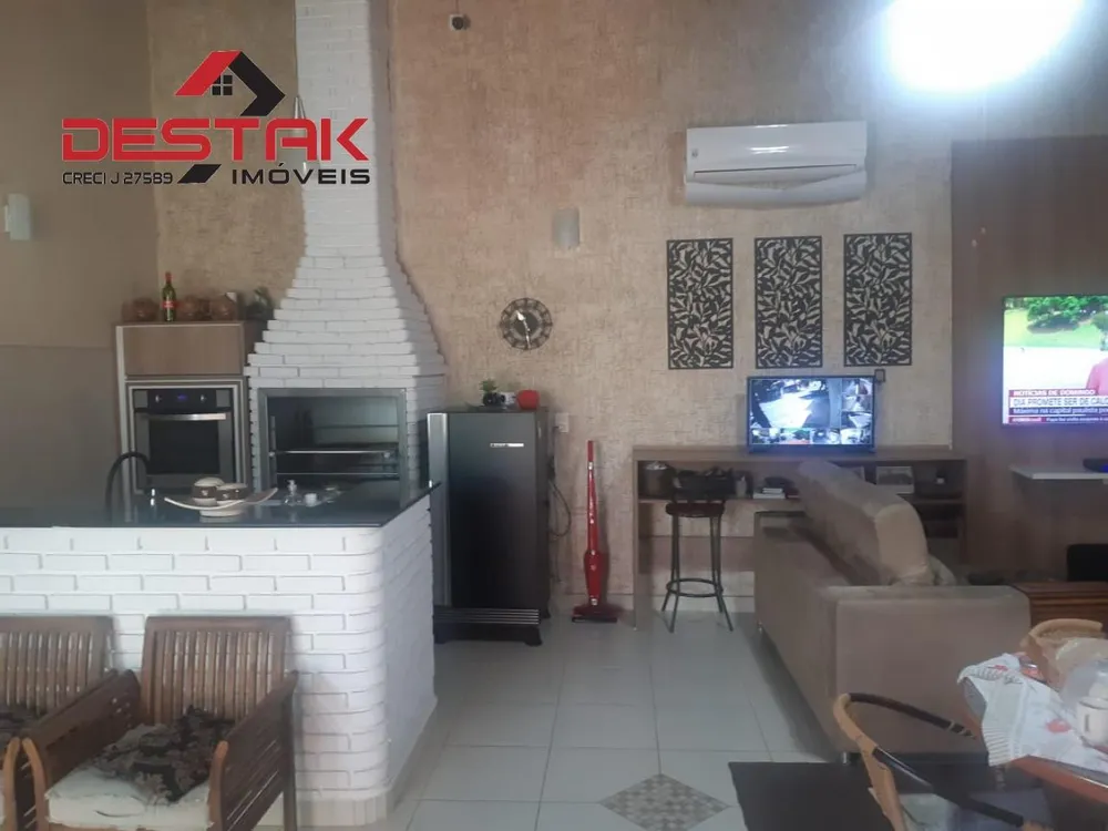 Casa, 3 quartos, 250 m² - Foto 1