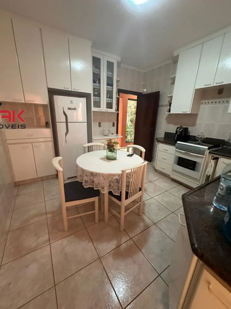 Casa, 3 quartos, 226 m² - Foto 4