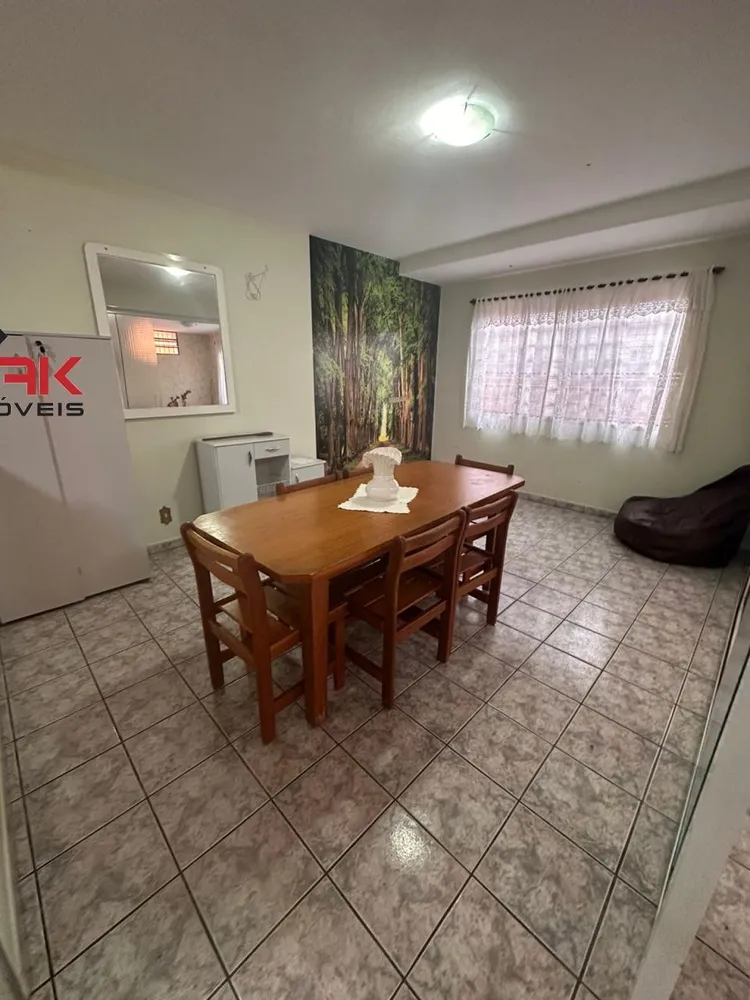 Casa, 3 quartos, 226 m² - Foto 2
