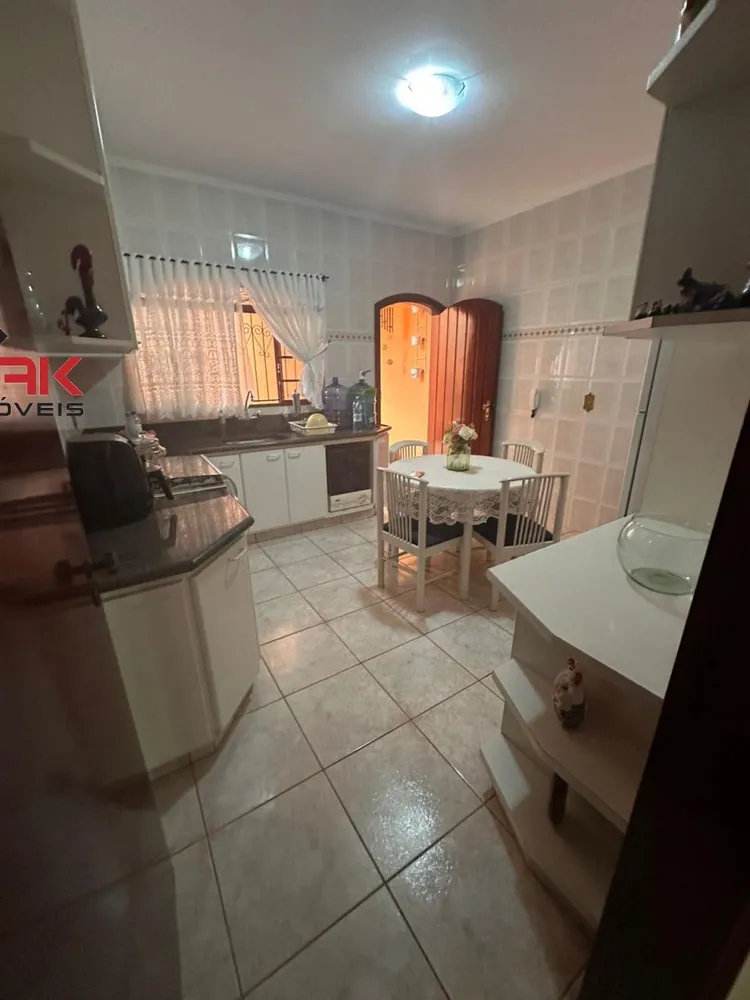 Casa, 3 quartos, 226 m² - Foto 3