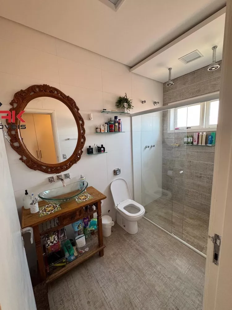 Casa, 4 quartos, 250 m² - Foto 1