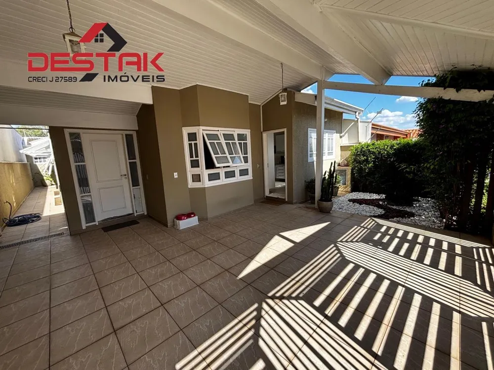 Casa, 4 quartos, 250 m² - Foto 1