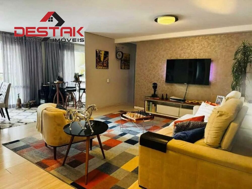 Apartamento à venda com 3 quartos, 131m² - Foto 1