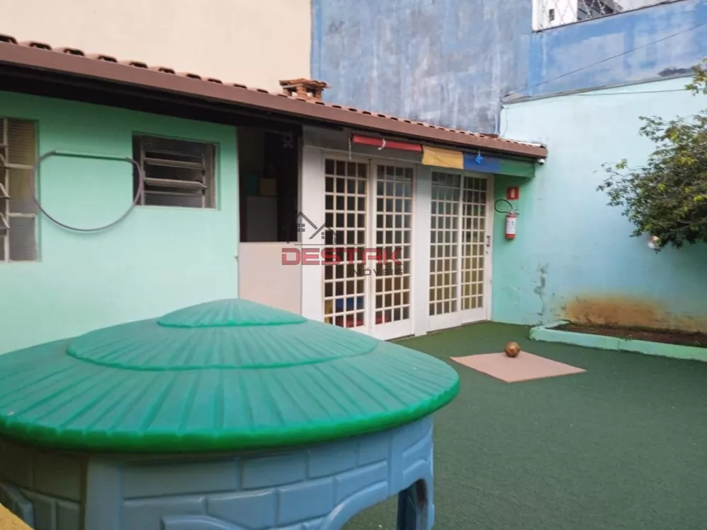 Prédio Inteiro à venda com 4 quartos, 300m² - Foto 2