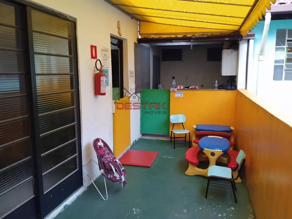 Prédio Inteiro à venda com 4 quartos, 300m² - Foto 4