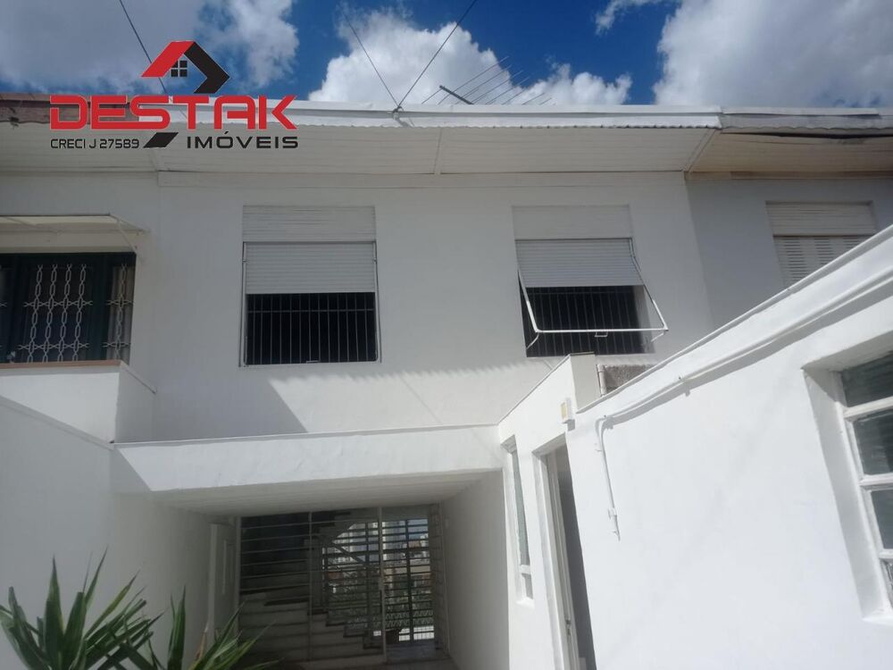 Casa, 5 quartos, 244 m² - Foto 1