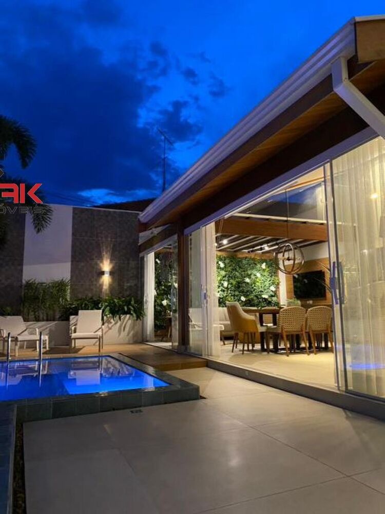 Casa à venda com 3 quartos, 300m² - Foto 1