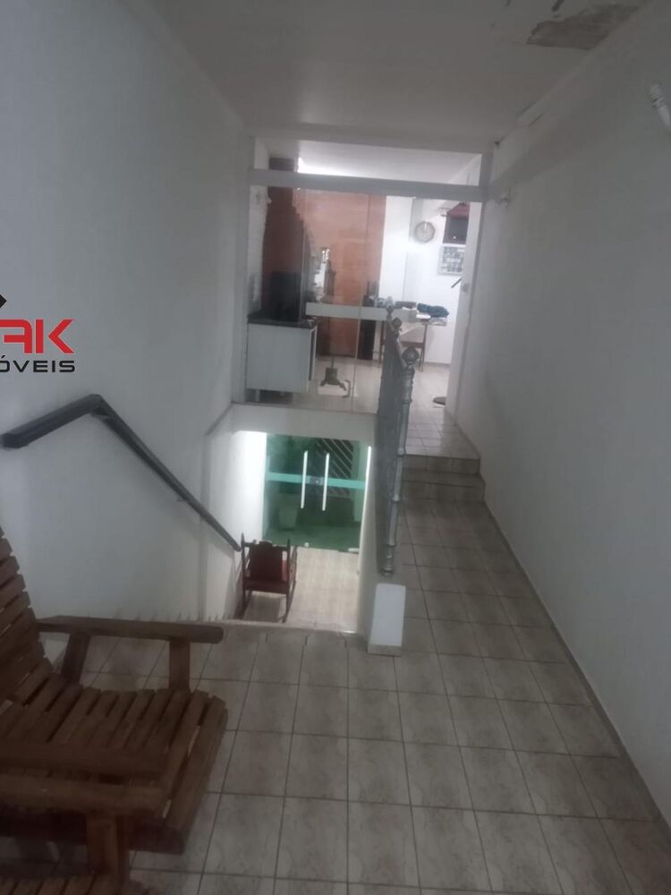 Casa à venda com 3 quartos, 207m² - Foto 2