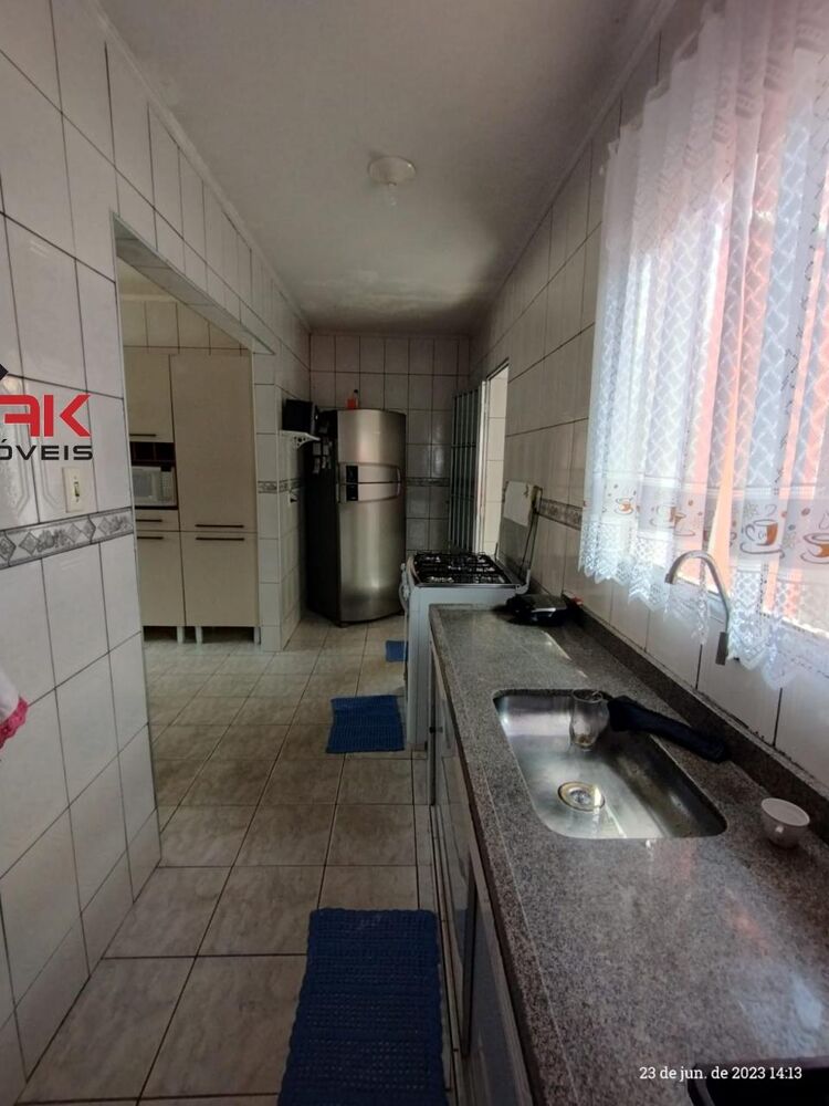 Casa à venda com 4 quartos, 250m² - Foto 4