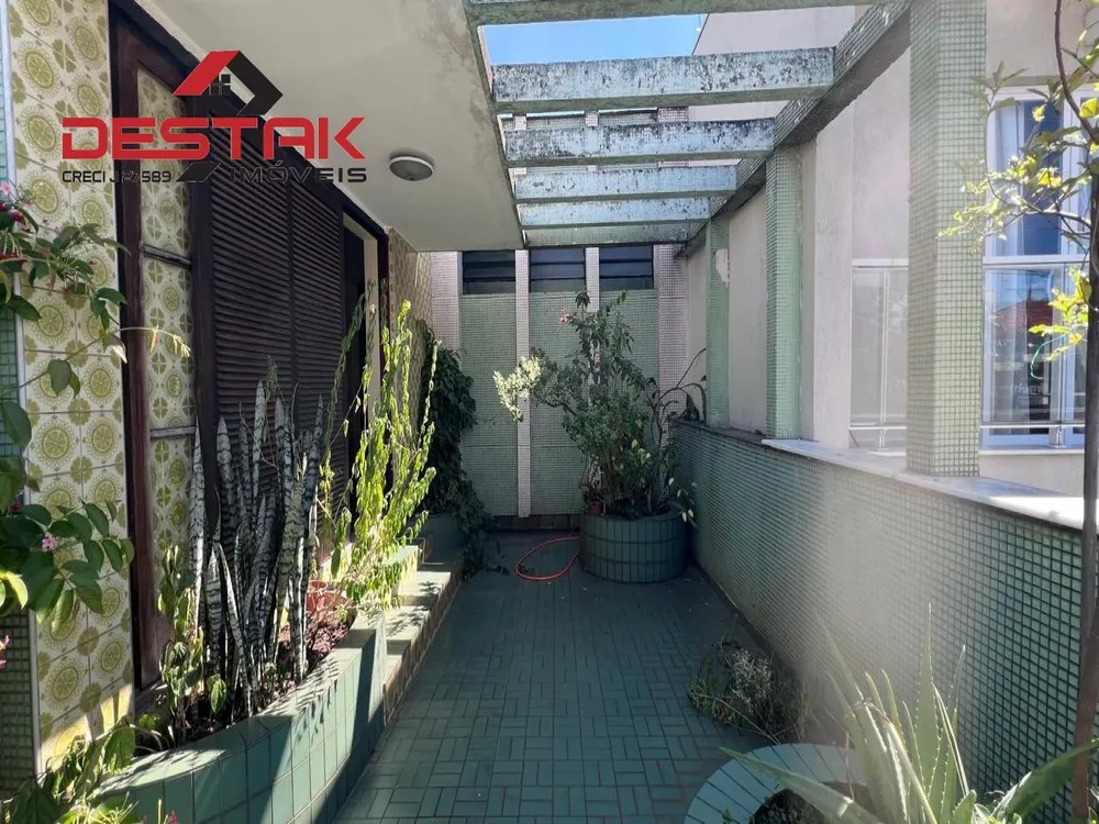 Casa, 3 quartos, 255 m² - Foto 1